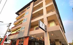 Budget Stars Hotel Chiangmai - โรงแรม บัทเจ็ท สตาร์ส เชียงใหม่